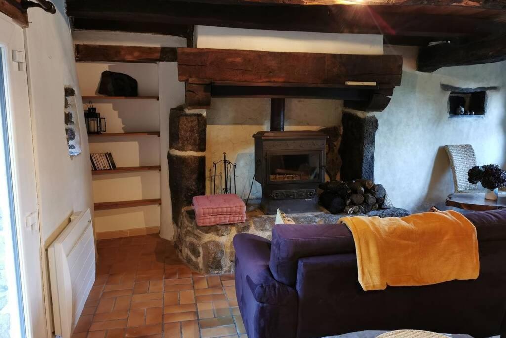 Petite Maison Dans Les Monts D'Arree Ty Coz Commana المظهر الخارجي الصورة