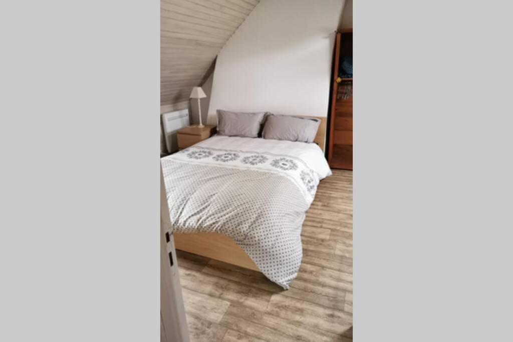 Petite Maison Dans Les Monts D'Arree Ty Coz Commana المظهر الخارجي الصورة